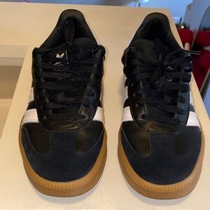 Adidas Black and White samba XLG